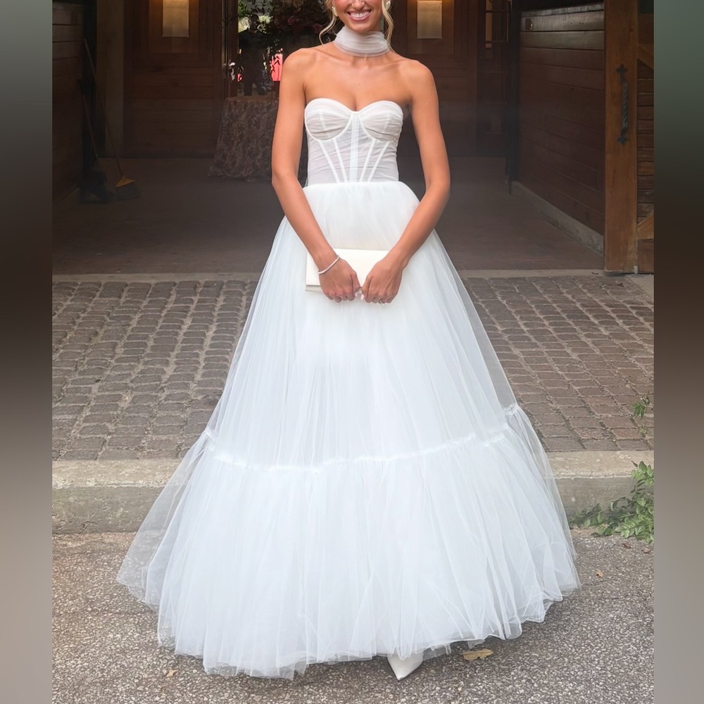 Milla Strapless White Tulle Dress